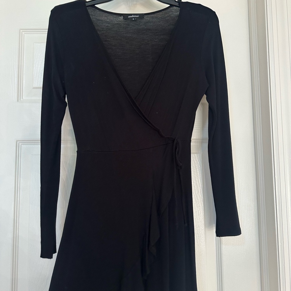 Black Long Sleeve V-Neck Dress